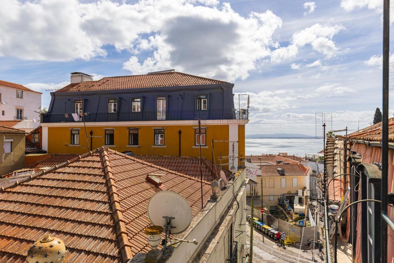 Alfama 2Bdr Duplex Apartment W/ Balcony By Lovelystay Lisbon Exterior photo